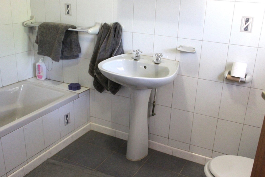 6 Bedroom Property for Sale in Van Der Hoff Park North West